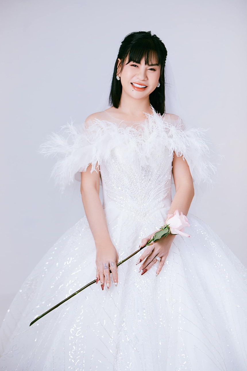 Đôi Vbiz ly hôn sau 7 ngày về chung nhà: Người tái hôn với vợ thạc sĩ, người vừa có tình mới hậu 2 lần tan vỡ - Ảnh 7. Đôi Vbiz ly hôn sau 7 ngày về chung nhà: Người tái hôn với vợ thạc sĩ, người vừa có tình mới hậu 2 lần tan vỡ - Ảnh 7.