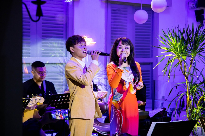 Clip tranh cãi: Ngọc Sơn "tâng bốc" Hồ Văn Cường "lên trời", Hương Lan nhẹ nhàng khuyên hậu bối giữ nhân cách - Ảnh 3.