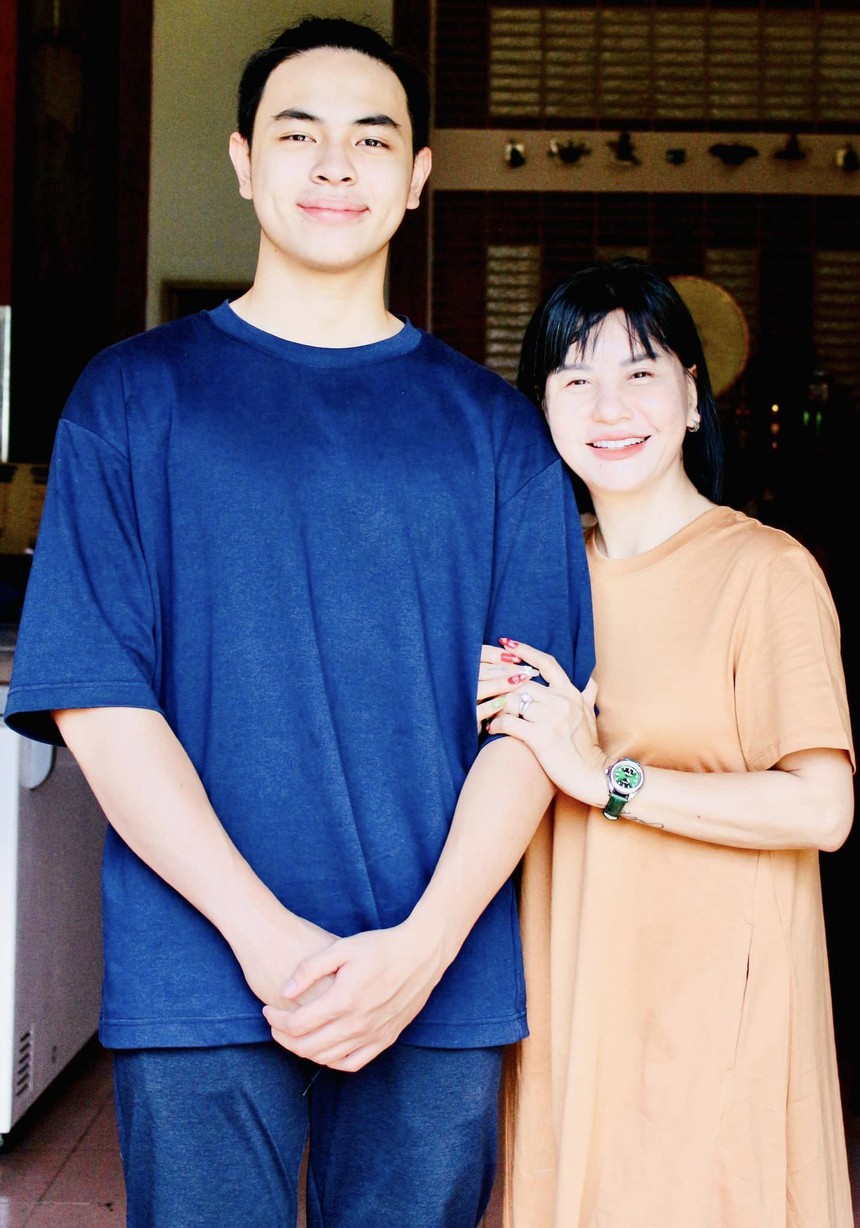 Đôi Vbiz ly hôn sau 7 ngày về chung nhà: Người tái hôn với vợ thạc sĩ, người vừa có tình mới hậu 2 lần tan vỡ - Ảnh 6. Đôi Vbiz ly hôn sau 7 ngày về chung nhà: Người tái hôn với vợ thạc sĩ, người vừa có tình mới hậu 2 lần tan vỡ - Ảnh 6.