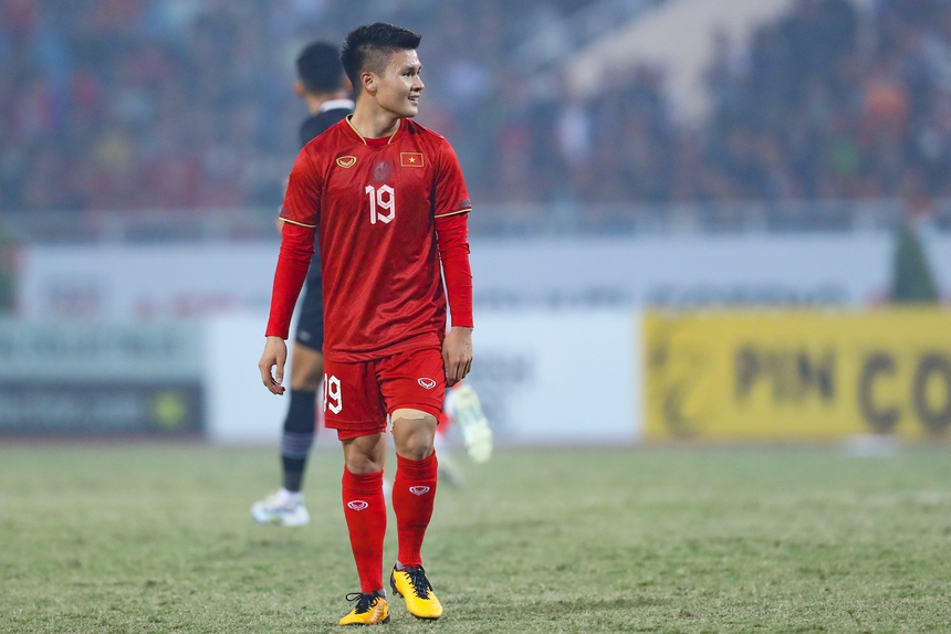 Đi sai một nước cờ, Quang Hải sẽ phải ngậm ngùi trở lại "vạch xuất phát"? - Ảnh 1. Đi sai một nước cờ, Quang Hải sẽ phải ngậm ngùi trở lại "vạch xuất phát"? - Ảnh 1.