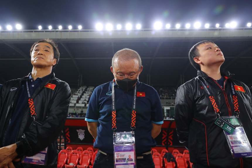 Đi sai một nước cờ, Quang Hải sẽ phải ngậm ngùi trở lại "vạch xuất phát"? - Ảnh 2. Đi sai một nước cờ, Quang Hải sẽ phải ngậm ngùi trở lại "vạch xuất phát"? - Ảnh 2.