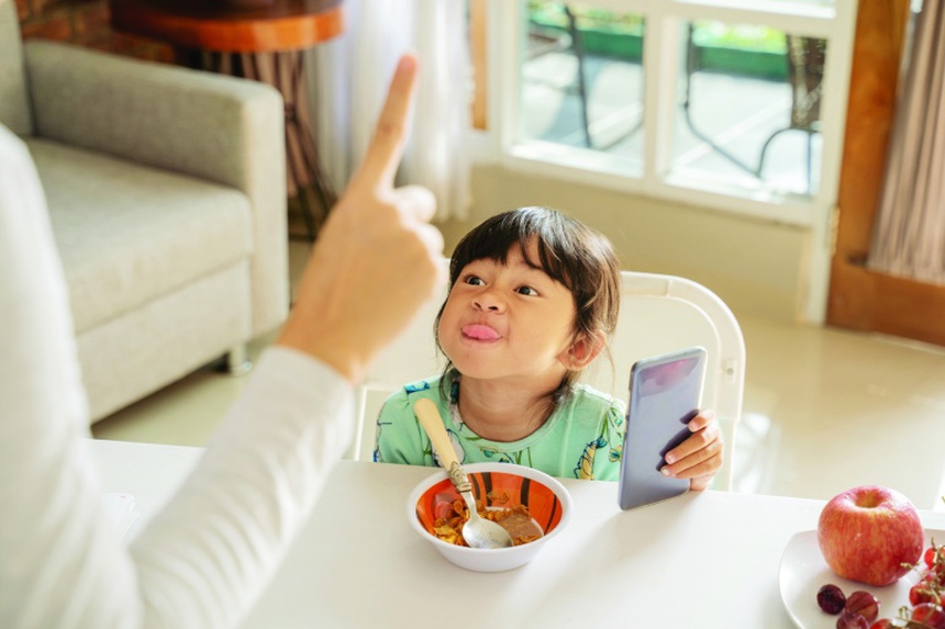 4 kiểu "nuôi con" dễ khiến trẻ trở nên bất hiếu, bất trị: Kiểu thứ nhất rất phổ biến, cha mẹ nên thay đổi trước khi quá muộn  - Ảnh 1.