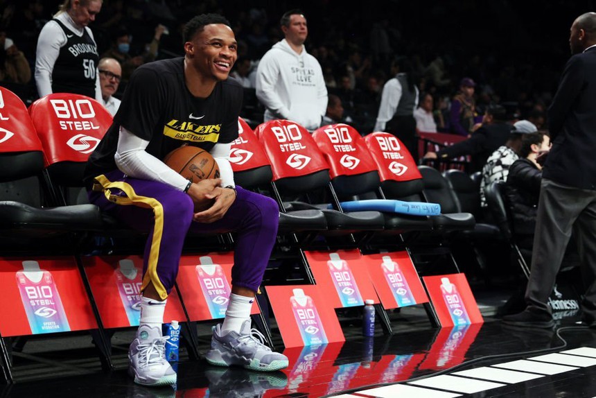 Tương lai vô định của Russell Westbrook hậu 'bị đuổi' khỏi Los Angeles Lakers - Ảnh 1. Tương lai vô định của Russell Westbrook hậu 'bị đuổi' khỏi Los Angeles Lakers - Ảnh 1.