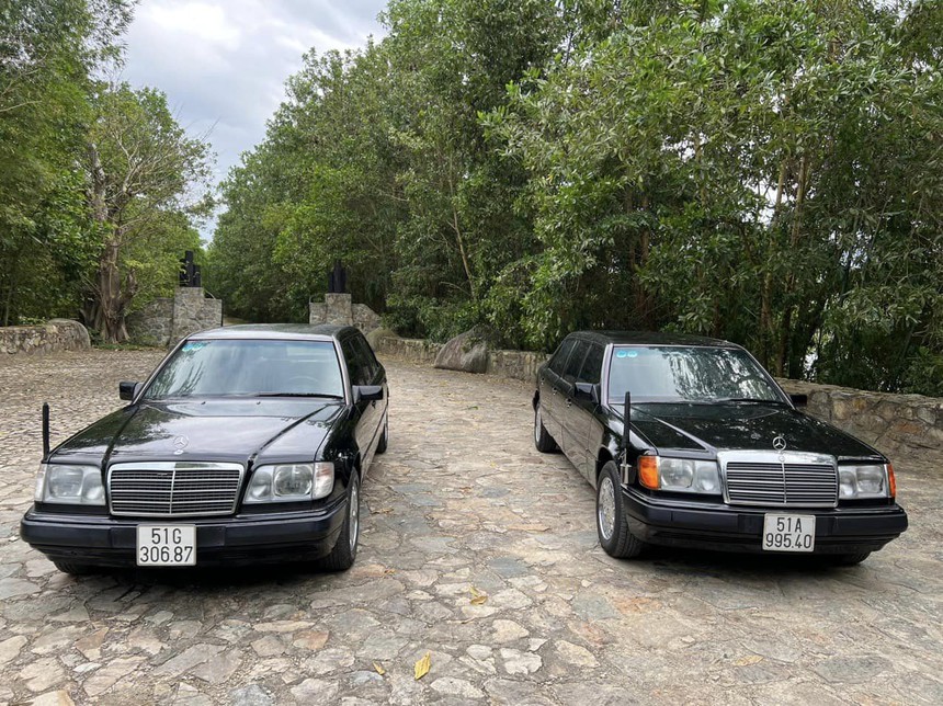 Cặp đôi Mercedes-Benz Limousine cực độc của ông Đặng Lê Nguyên Vũ: Bỏ hẳn một hàng ghế để thêm sở thích lạ - Ảnh 3. Cặp đôi Mercedes-Benz Limousine cực độc của ông Đặng Lê Nguyên Vũ: Bỏ hẳn một hàng ghế để thêm sở thích lạ - Ảnh 3.
