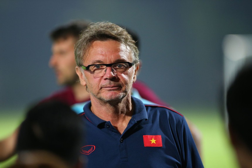 Nhà báo Hàn Quốc lo cho HLV Troussier: ‘Kế nhiệm của ông Park áp lực lắm’ - Ảnh 1. Nhà báo Hàn Quốc lo cho HLV Troussier: ‘Kế nhiệm của ông Park áp lực lắm’ - Ảnh 1.