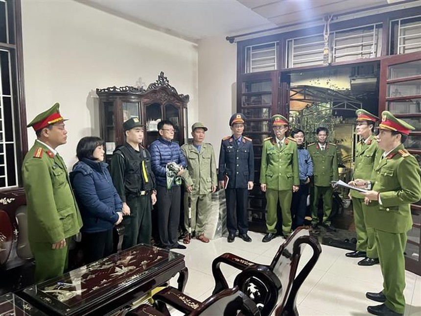 Thừa Thiên – Huế: Bắt giam Giám đốc và 2 Phó giám đốc Trung tâm đăng kiểm xe cơ giới tỉnh - Ảnh 1. Thừa Thiên – Huế: Bắt giam Giám đốc và 2 Phó giám đốc Trung tâm đăng kiểm xe cơ giới tỉnh - Ảnh 1.