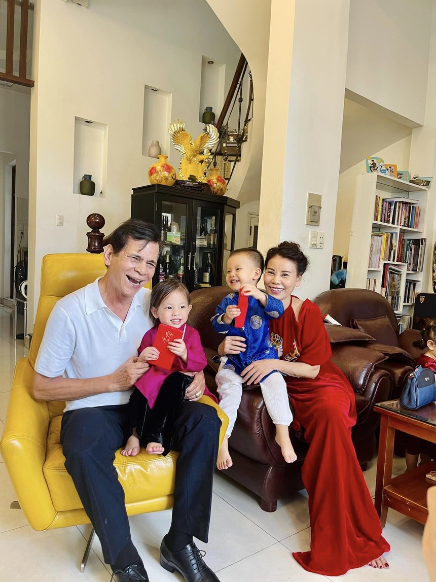 Hà Hồ thể hiện tình cảm trong lần hiếm hoi nhắc đến mẹ ruột - Ảnh 4. Hà Hồ thể hiện tình cảm trong lần hiếm hoi nhắc đến mẹ ruột - Ảnh 4.