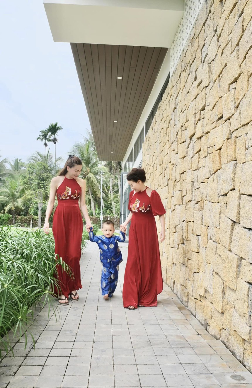 Hà Hồ thể hiện tình cảm trong lần hiếm hoi nhắc đến mẹ ruột - Ảnh 2. Hà Hồ thể hiện tình cảm trong lần hiếm hoi nhắc đến mẹ ruột - Ảnh 2.