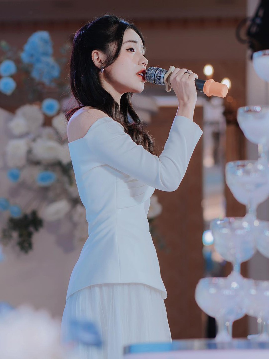 "Thánh nữ cover" Hương Ly: Các anh chị nghệ sĩ đề nghị tôi cover, tôi không lấy một đồng - Ảnh 2.