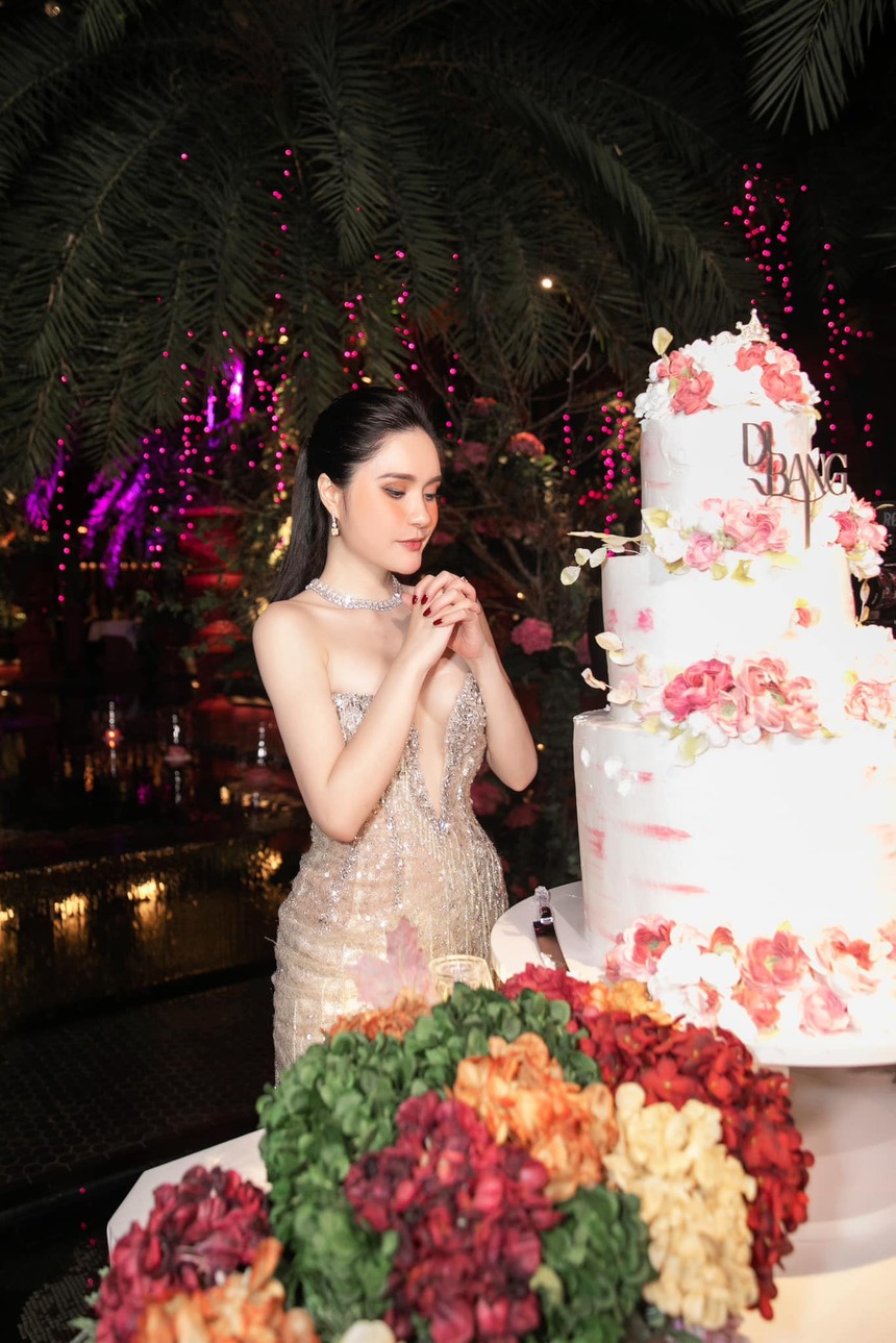 Đoàn Di Băng lên tiếng khi bị chê đãi tiệc bèo, tiết lộ số tiền chi cho mỗi khách mời gây choáng - Ảnh 1.