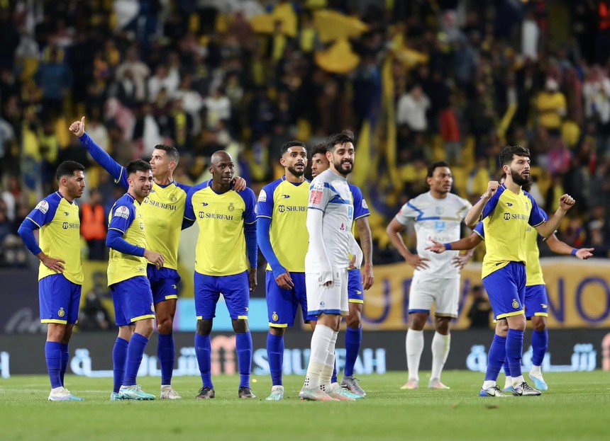 Kiến tạo ngẫu hứng không kém gì Messi, Ronaldo giúp đội nhà đánh bại đối thủ khó nhằn - Ảnh 3. Kiến tạo ngẫu hứng không kém gì Messi, Ronaldo giúp đội nhà đánh bại đối thủ khó nhằn - Ảnh 3.