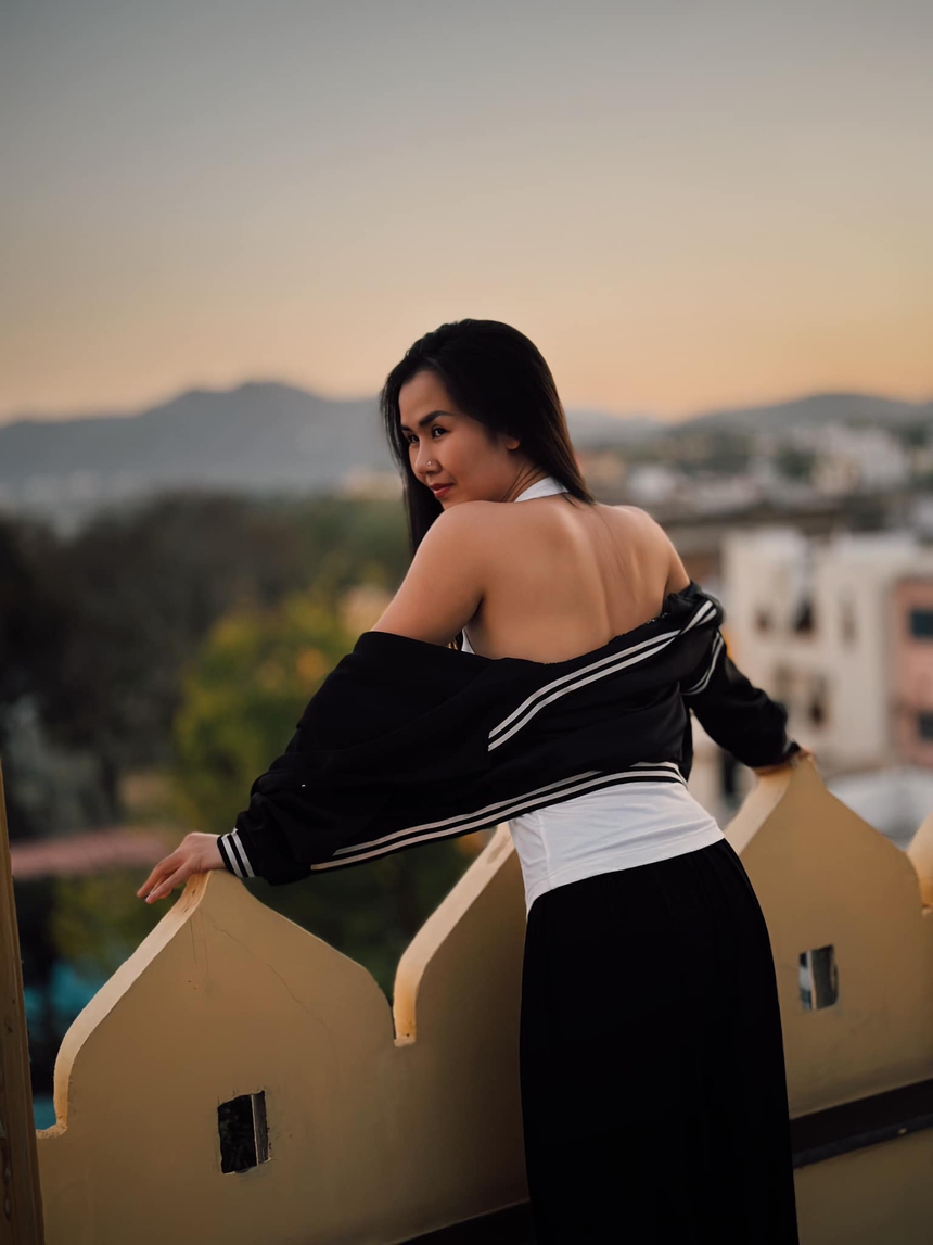 Võ Hạ Trâm khoe body 'gái một con', sắc vóc lên hương cỡ nào mà khiến người Ấn Độ phải sửng sốt? - Ảnh 3.