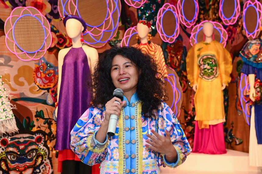 Một Việt Nam rực rỡ trong ‘Mộng bình thường’ của NTK Thủy Nguyễn - Ảnh 4. Một Việt Nam rực rỡ trong ‘Mộng bình thường’ của NTK Thủy Nguyễn - Ảnh 4.