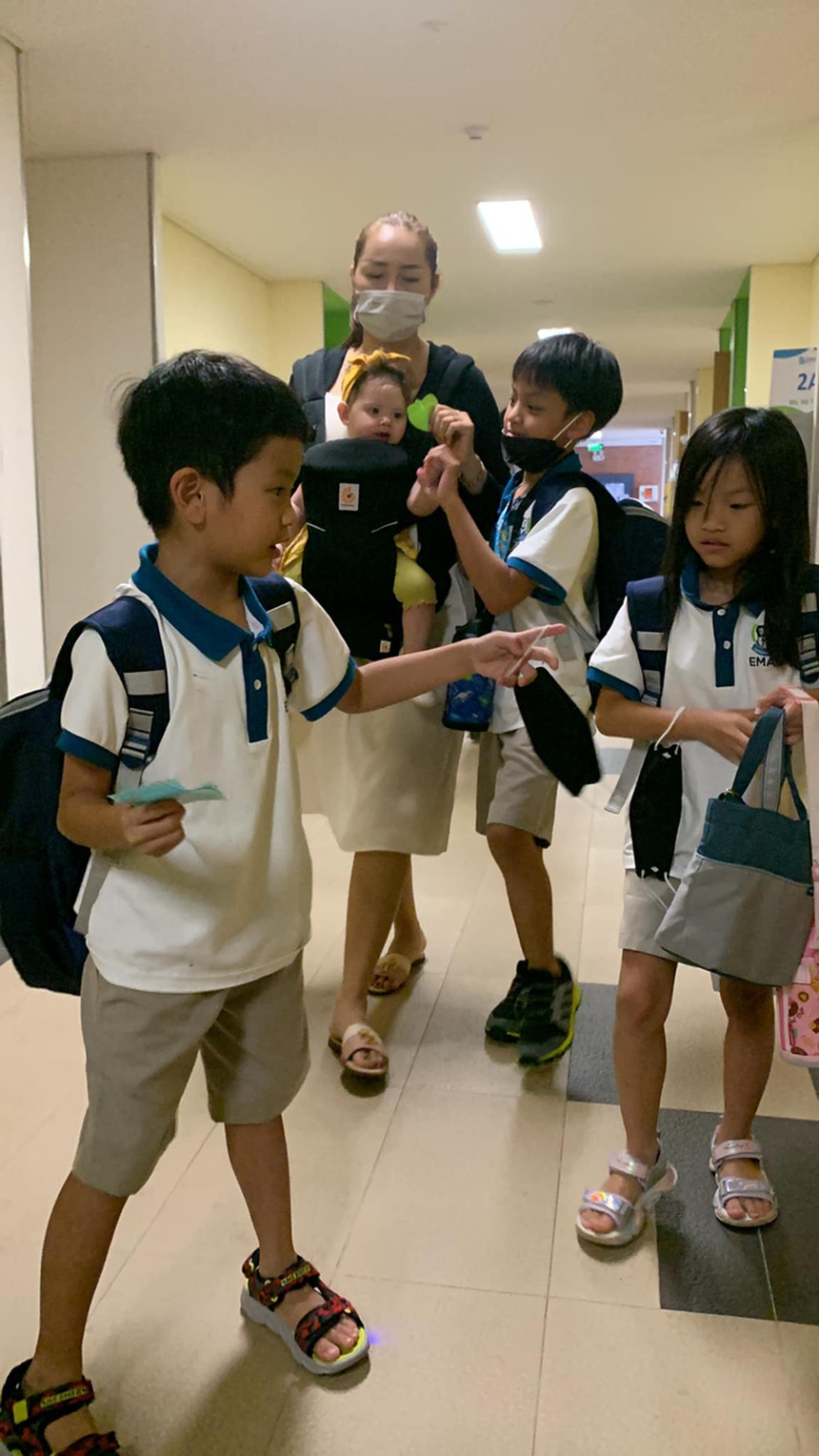 Á hậu Vbiz làm mẹ đơn thân của 5 nhóc tỳ tiết lộ nỗi lòng đóng học phí 1 tỷ/năm, bâng khuâng chuyện kết hôn lý do này - Ảnh 1.