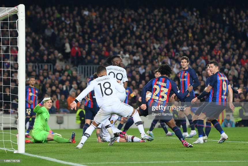 Man United khiến Barcelona phải ôm đầu tiếc nuối sau cuộc rượt đuổi tỉ số đầy kịch tính - Ảnh 3. Man United khiến Barcelona phải ôm đầu tiếc nuối sau cuộc rượt đuổi tỉ số đầy kịch tính - Ảnh 3.