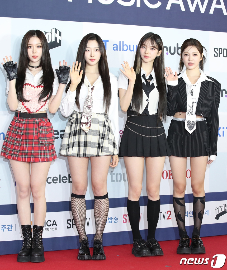 Thảm đỏ Circle Chart Music Awards: Karina - Sullyoon đọ sắc cực gắt với "thành viên hụt BLACKPINK", 1 nữ thần Kpop gen 2 bất ngờ bị dìm visual - Ảnh 2.