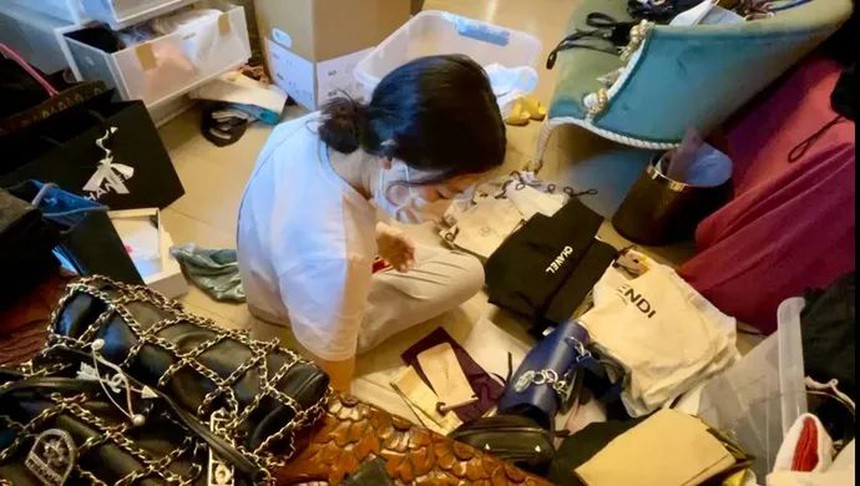 Người phụ nữ làm nghề dọn dẹp di vật của người đã khuất: Tìm kiếm những món đồ chứa đựng hồi ức, trở thành cầu nối ranh giới sinh tử - Ảnh 7. Người phụ nữ làm nghề dọn dẹp di vật của người đã khuất: Tìm kiếm những món đồ chứa đựng hồi ức, trở thành cầu nối ranh giới sinh tử - Ảnh 7.