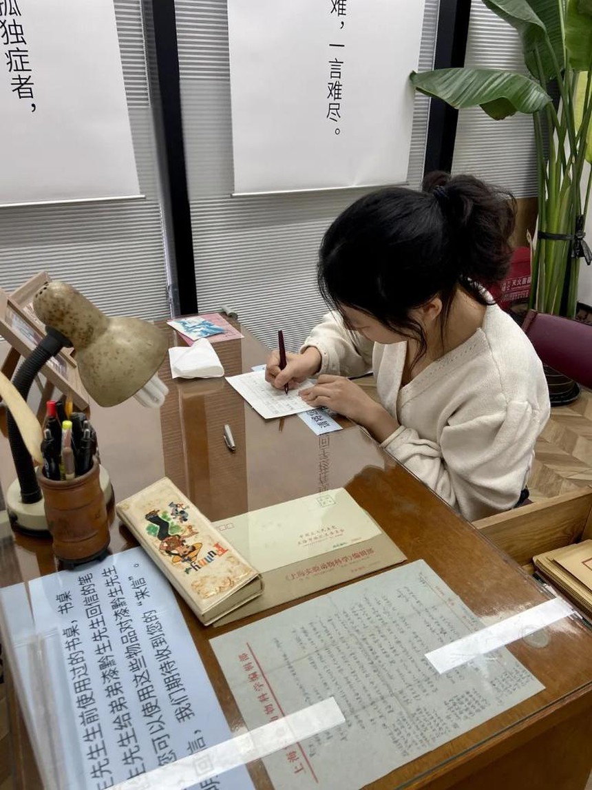 Người phụ nữ làm nghề dọn dẹp di vật của người đã khuất: Tìm kiếm những món đồ chứa đựng hồi ức, trở thành cầu nối giữa ranh giới sinh tử - Ảnh 8. Người phụ nữ làm nghề dọn dẹp di vật của người đã khuất: Tìm kiếm những món đồ chứa đựng hồi ức, trở thành cầu nối giữa ranh giới sinh tử - Ảnh 8.