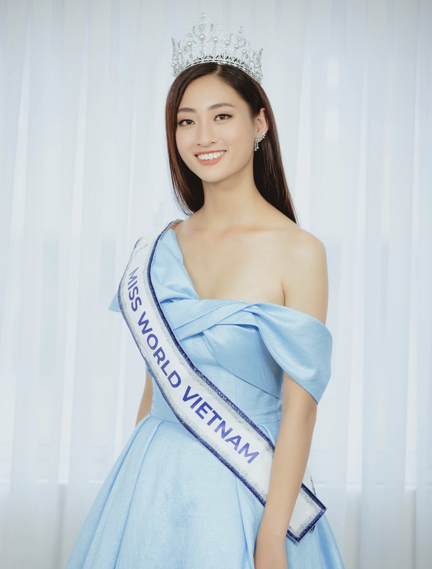 Nhan sắc của Lương Thuỳ Linh: Từng là bản sao Đỗ Mỹ Linh, nay thay đổi đáng kể - Ảnh 2. Nhan sắc của Lương Thuỳ Linh: Từng là bản sao Đỗ Mỹ Linh, nay thay đổi đáng kể - Ảnh 2.