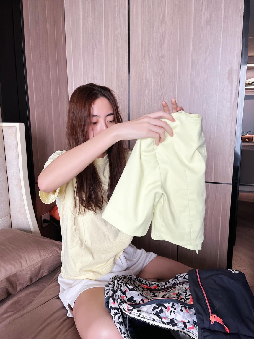 Nhan sắc của Lương Thuỳ Linh: Từng là bản sao Đỗ Mỹ Linh, nay thay đổi đáng kể - Ảnh 10. Nhan sắc của Lương Thuỳ Linh: Từng là bản sao Đỗ Mỹ Linh, nay thay đổi đáng kể - Ảnh 10.