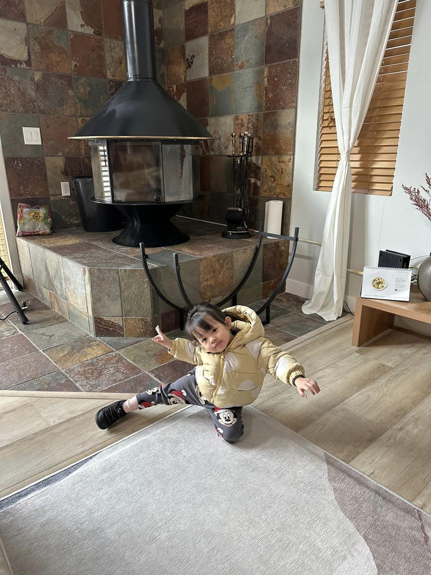 'Xịn xò' như ái nữ nhà Cường Đô La: Hơn 2 tuổi đã sang Mỹ 'du học', lại còn được CEO nổi tiếng làm tài xế riêng - Ảnh 4.