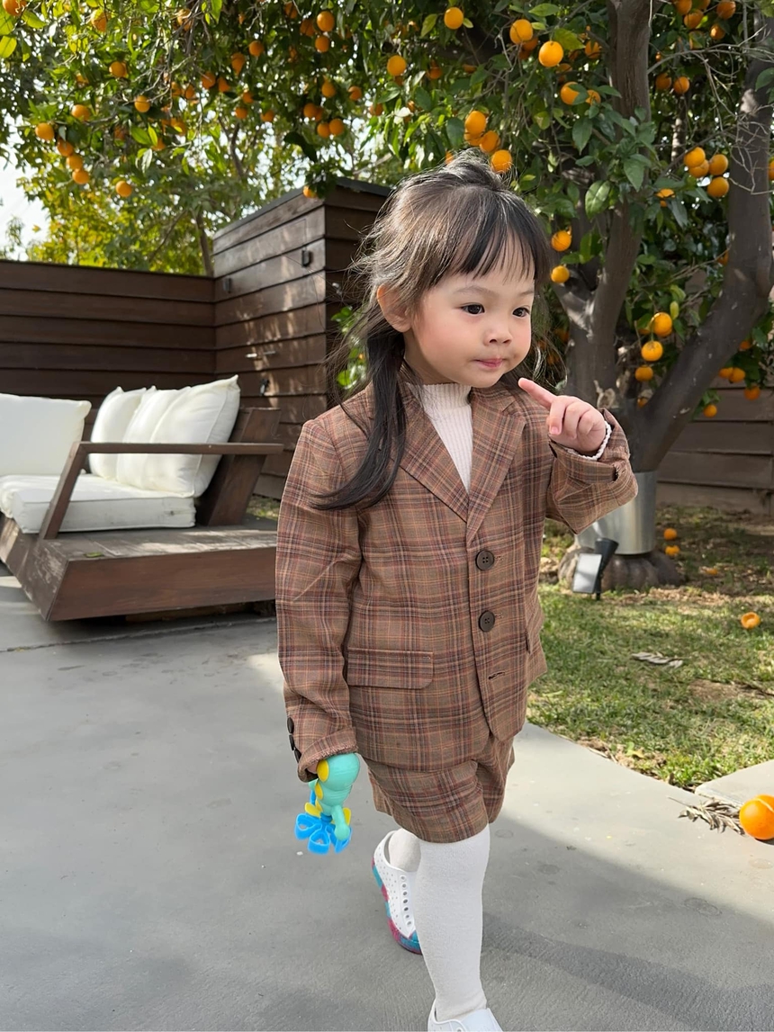 'Xịn xò' như ái nữ nhà Cường Đô La: Hơn 2 tuổi đã sang Mỹ 'du học', lại còn được CEO nổi tiếng làm tài xế riêng - Ảnh 2.