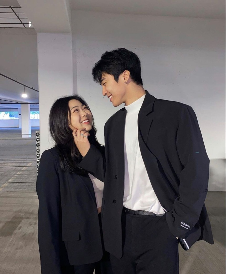 Không nắm tay nhau, xe ai người nấy đi nhưng vẫn 15 năm hạnh phúc: Người ra ngoài hay "làm màu" có khi dễ toang - Ảnh 2.