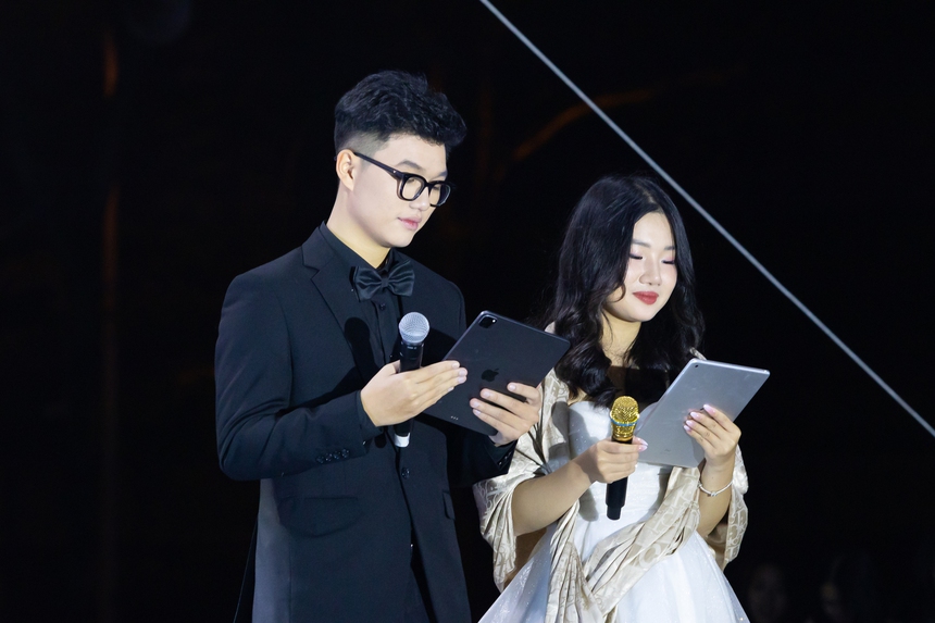 Không chỉ xinh đẹp - giỏi giang, học sinh chuyên Hà Nội - Amsterdam còn có chương trình "đỉnh" thế này đây, không hổ danh là ngôi trường top đầu! - Ảnh 10.