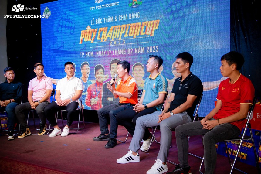 Hồ Văn Ý đồng hành cũng giải đấu futsal sinh viên - Ảnh 1.