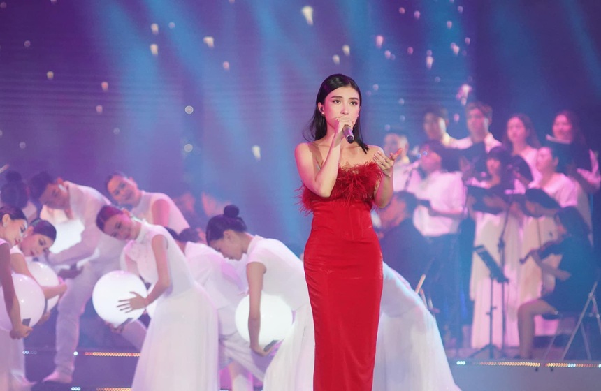 Nữ ca sĩ Vbiz bí mật sang Mỹ 'vượt cạn': Từng khóc khi sinh con 1 mình, cuộc sống hiện tại ra sao? - Ảnh 5.