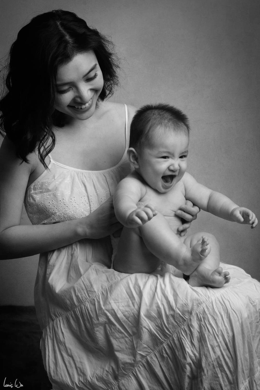 Nữ ca sĩ Vbiz bí mật sang Mỹ 'vượt cạn': Từng khóc khi sinh con 1 mình, cuộc sống hiện tại ra sao? - Ảnh 2.