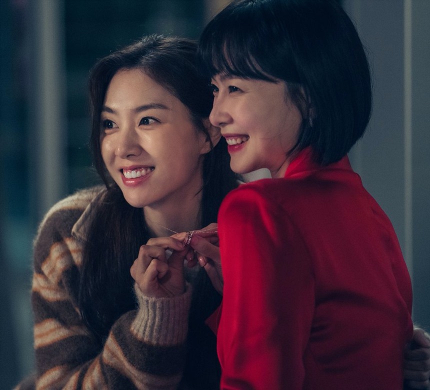 Nữ chính đang bị ghét ở cảnh phim Hàn hot nhất tuần qua: Là 'kẻ thứ ba' cướp chồng bạn thân, bị mẹ con 'chính thất' xử lý cực căng  - Ảnh 2.