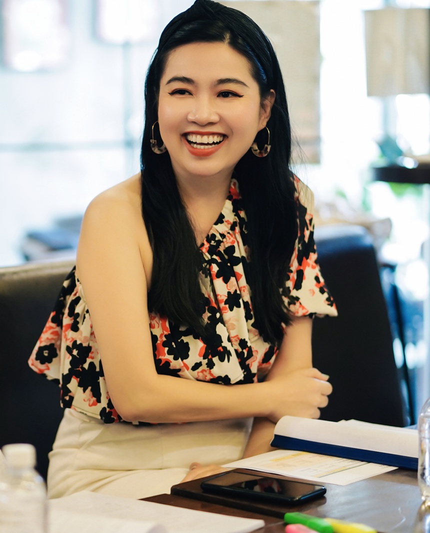 Lê Khánh, Hoàng Oanh cười "điên đảo" trong buổi đọc kịch bản phim mới - Ảnh 2.