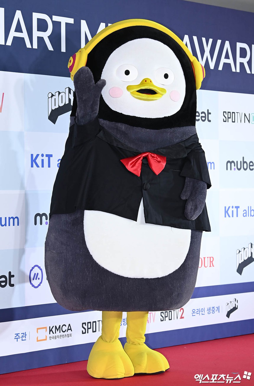 Thảm đỏ Circle Chart Music Awards: Karina - Sullyoon đọ sắc cực gắt với "thành viên hụt BLACKPINK", 1 nữ thần Kpop gen 2 bất ngờ bị dìm visual - Ảnh 23.