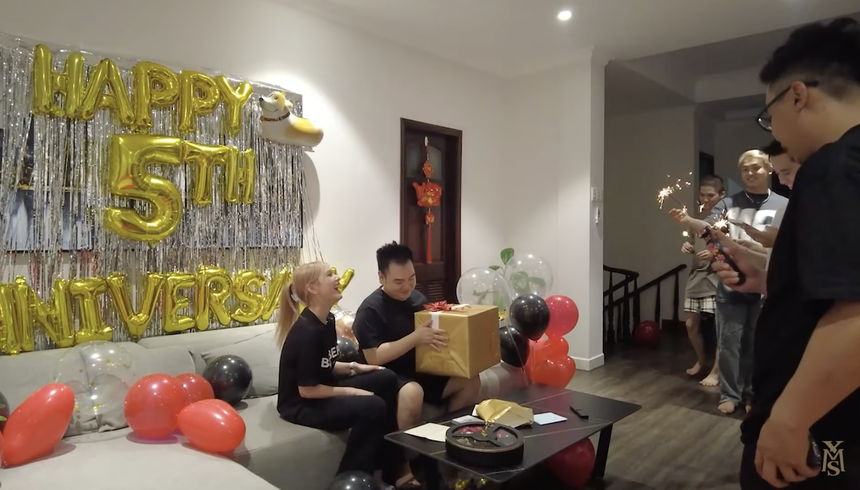 Xoài Non tặng quà khủng cho chồng: Trị giá 163 triệu, là thứ Xemesis xin mua 3 tháng mà chưa được - Ảnh 8.