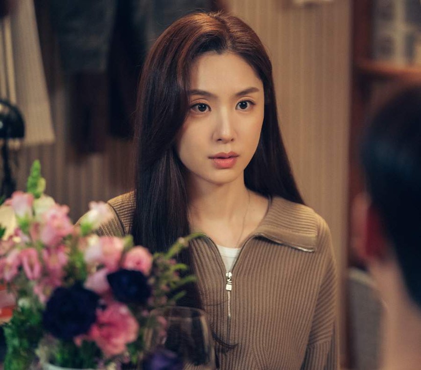 Nữ chính đang bị ghét ở cảnh phim Hàn hot nhất tuần qua: Là 'kẻ thứ ba' cướp chồng bạn thân, bị mẹ con 'chính thất' xử lý cực căng  - Ảnh 1.