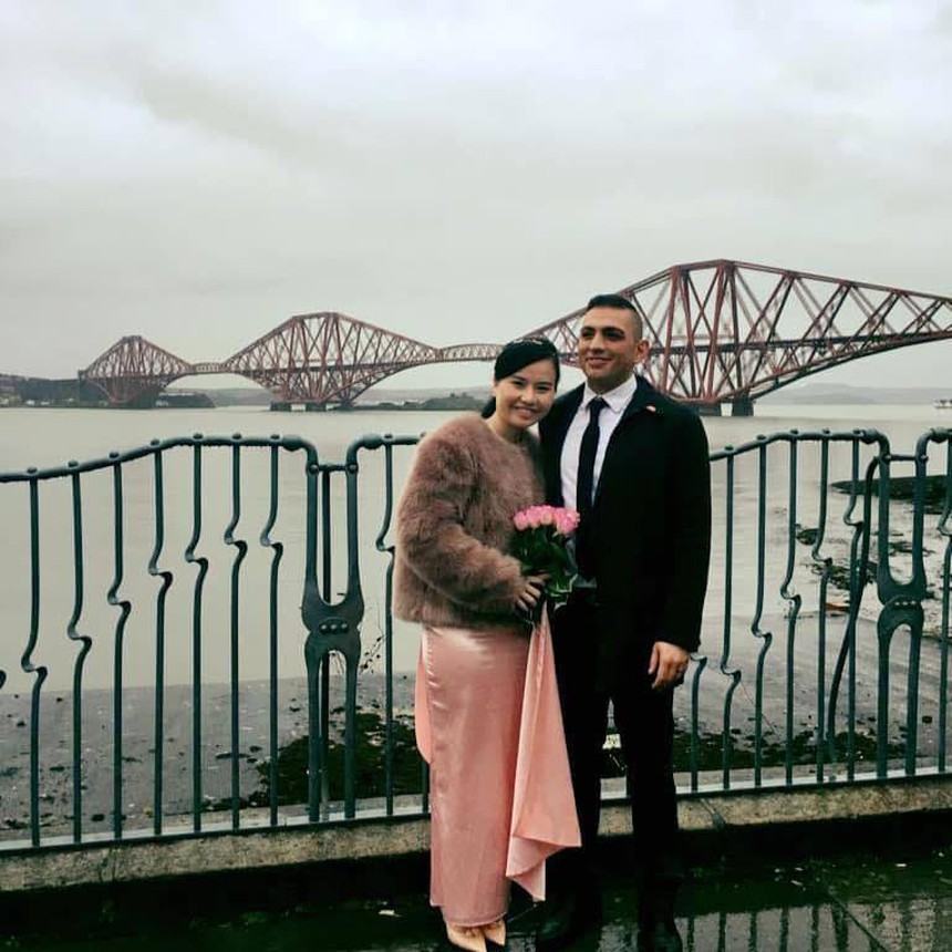 Chỉ hát một bài hát, cô gái Việt khiến chàng trai người Đức phải lòng, quyết tâm lấy làm vợ - Ảnh 1.