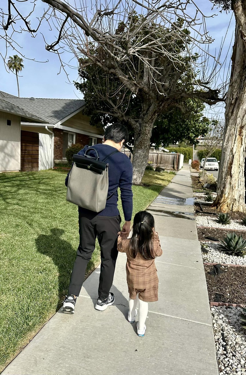 Tiểu thư 'ngậm thìa vàng' của Cường Đô La: Mới chào đời được tặng túi nửa tỷ, 3 tuổi sang Mỹ đi học - Ảnh 6. Tiểu thư 'ngậm thìa vàng' của Cường Đô La: Mới chào đời được tặng túi nửa tỷ, 3 tuổi sang Mỹ đi học - Ảnh 6.