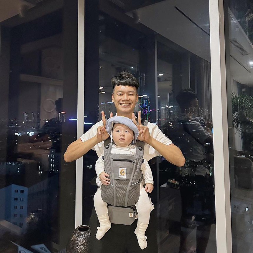 Thành Chung cùng vợ chơi bóng rổ, Hùng Dũng thực hiện lời hứa 3 năm với con trai - Ảnh 3.