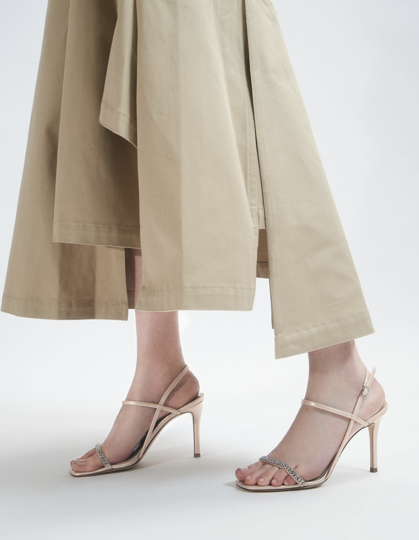 4 kiểu giày cao gót có 'hack' chiều cao đến mấy chị em cũng không nên mua - Ảnh 4.