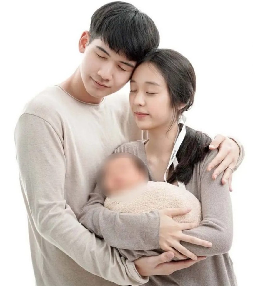 Nam diễn viên phim boylove Thái gây sốc khi giấu nhẹm chuyện có vợ con, phản ứng của công chúng thế nào? - Ảnh 8. Nam diễn viên phim boylove Thái gây sốc khi giấu nhẹm chuyện có vợ con, phản ứng của công chúng thế nào? - Ảnh 8.