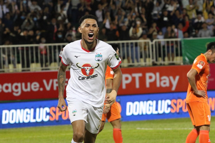 'Chẳng giải VĐQG nào như V.League, đá vài vòng lại nghỉ cả tháng trời' - Ảnh 3. 'Chẳng giải VĐQG nào như V.League, đá vài vòng lại nghỉ cả tháng trời' - Ảnh 3.