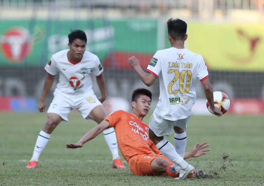 HLV Kiatisuk: “HAGL không thể so sánh với CAHN” - Ảnh 1. HLV Kiatisuk: “HAGL không thể so sánh với CAHN” - Ảnh 1.