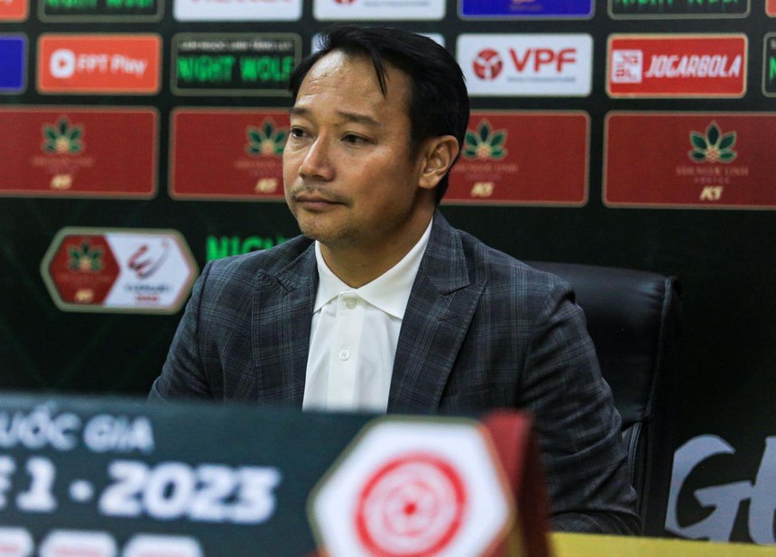'Chẳng giải VĐQG nào như V.League, đá vài vòng lại nghỉ cả tháng trời' - Ảnh 1. 'Chẳng giải VĐQG nào như V.League, đá vài vòng lại nghỉ cả tháng trời' - Ảnh 1.