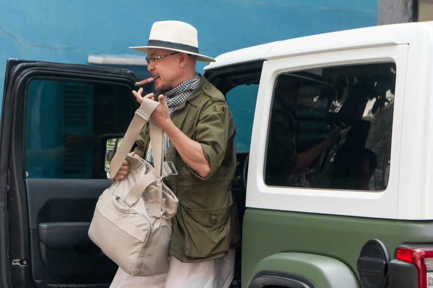 Tậu thêm Jeep mới chỉ khác màu, ông Đặng Lê Nguyên Vũ nói siêu xe chỉ để đi cho vui thôi - Ảnh 4.