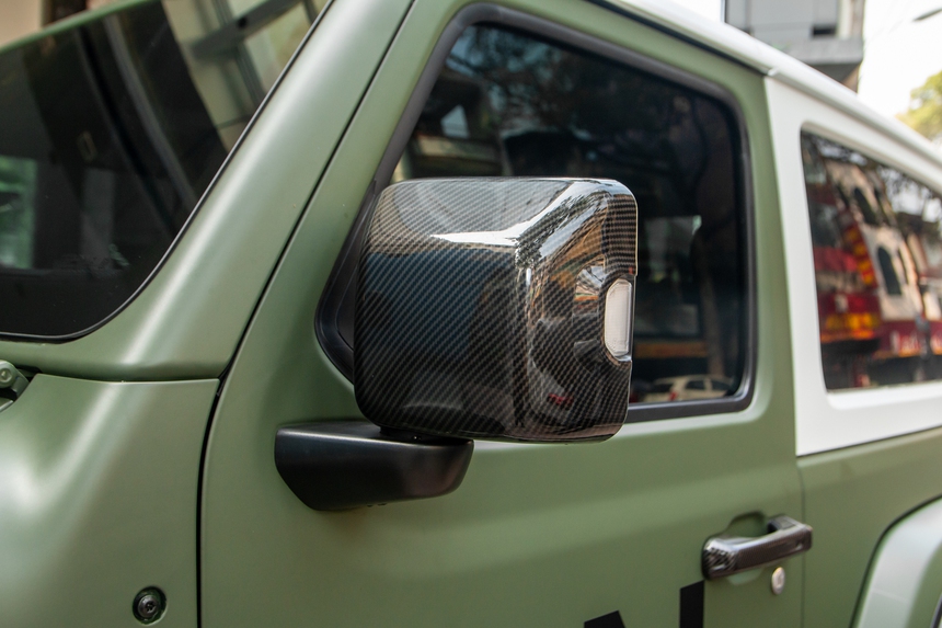 Tậu thêm Jeep mới chỉ khác màu, ông Đặng Lê Nguyên Vũ nói siêu xe chỉ để đi cho vui thôi - Ảnh 13.