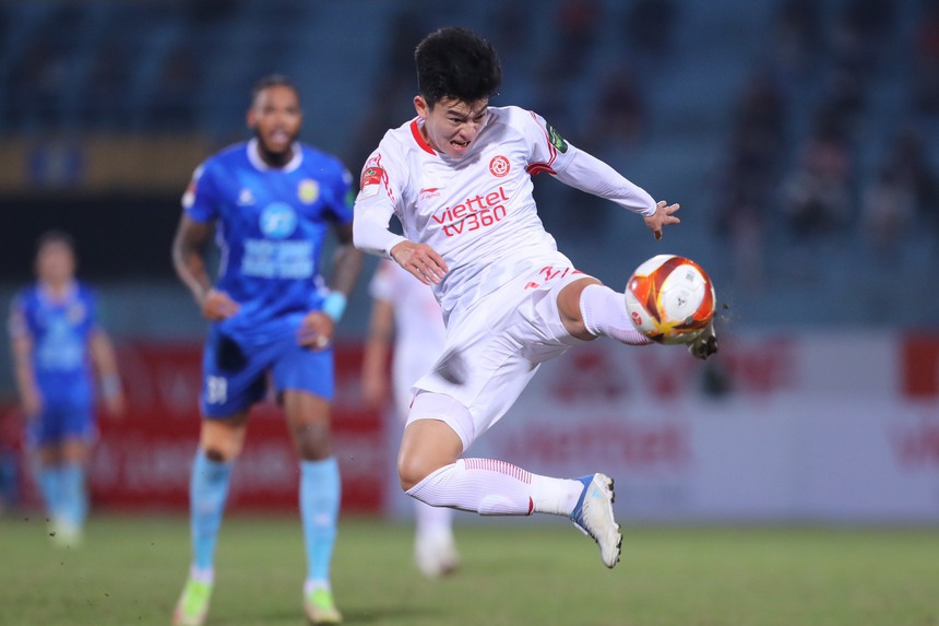 'Chẳng giải VĐQG nào như V.League, đá vài vòng lại nghỉ cả tháng trời' - Ảnh 2. 'Chẳng giải VĐQG nào như V.League, đá vài vòng lại nghỉ cả tháng trời' - Ảnh 2.