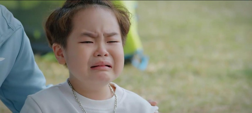 Tuấn Phong: cậu bé được yêu mến của 'vũ trụ VTV', đóng phim nào cũng rơi vào gia đình đầy ‘bất ổn’ - Ảnh 4. Tuấn Phong: cậu bé được yêu mến của 'vũ trụ VTV', đóng phim nào cũng rơi vào gia đình đầy ‘bất ổn’ - Ảnh 4.