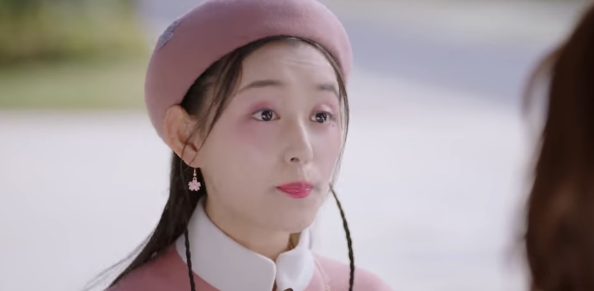 Phát hiện sao nữ 'makeup lố' ngang ngửa Cúc Tịnh Y, ở nhà mà 'lên đồ' như đi hát bội - Ảnh 3.