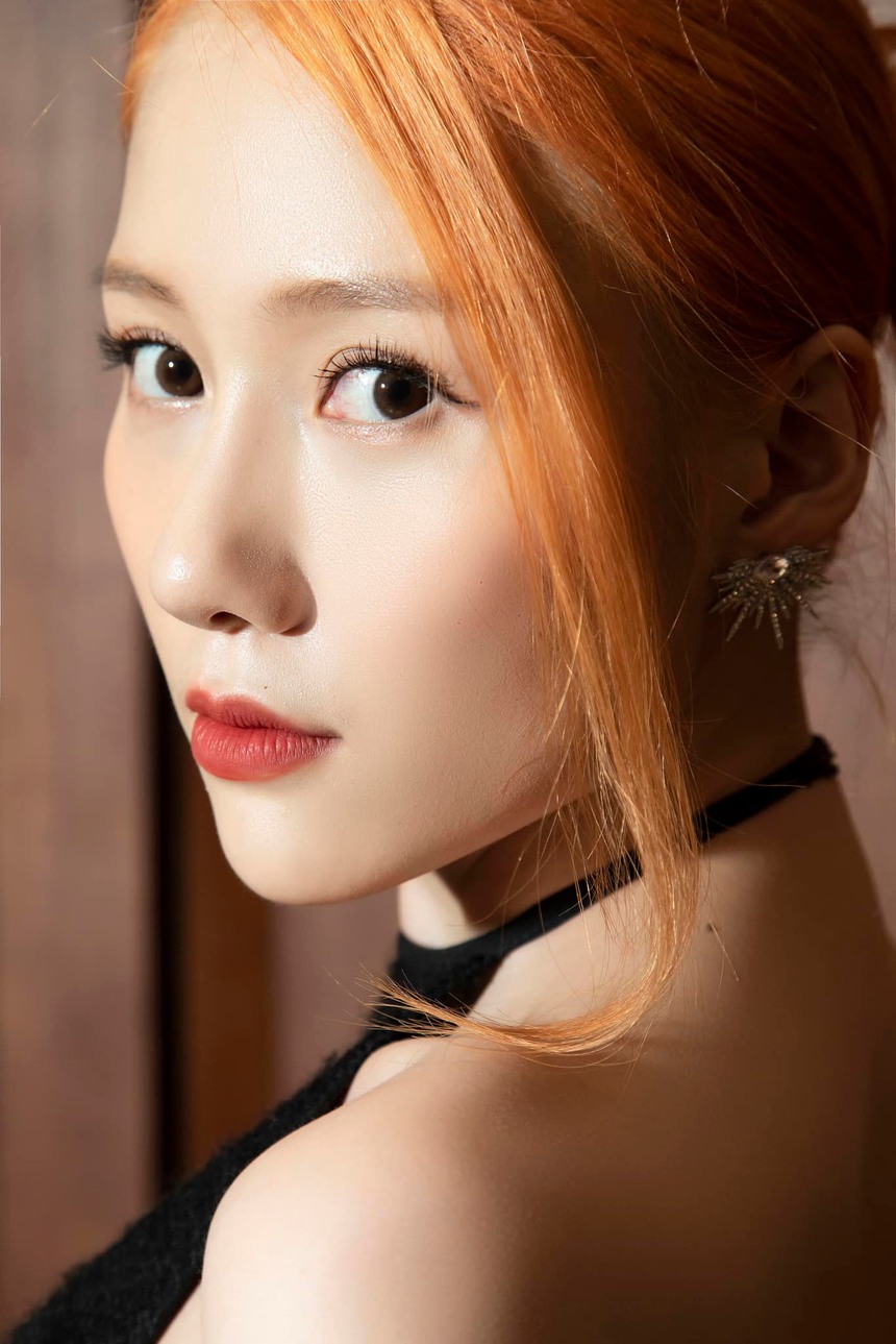 Em gái Trấn Thành đã qua rồi thời mặt bầu bĩnh khi đóng MV cùng Phạm Quỳnh Anh, nhan sắc ngày càng thăng hạng - Ảnh 8.